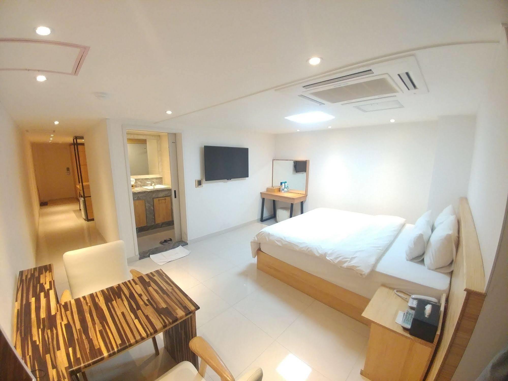 סוואן I.Y Hotel מראה חיצוני תמונה