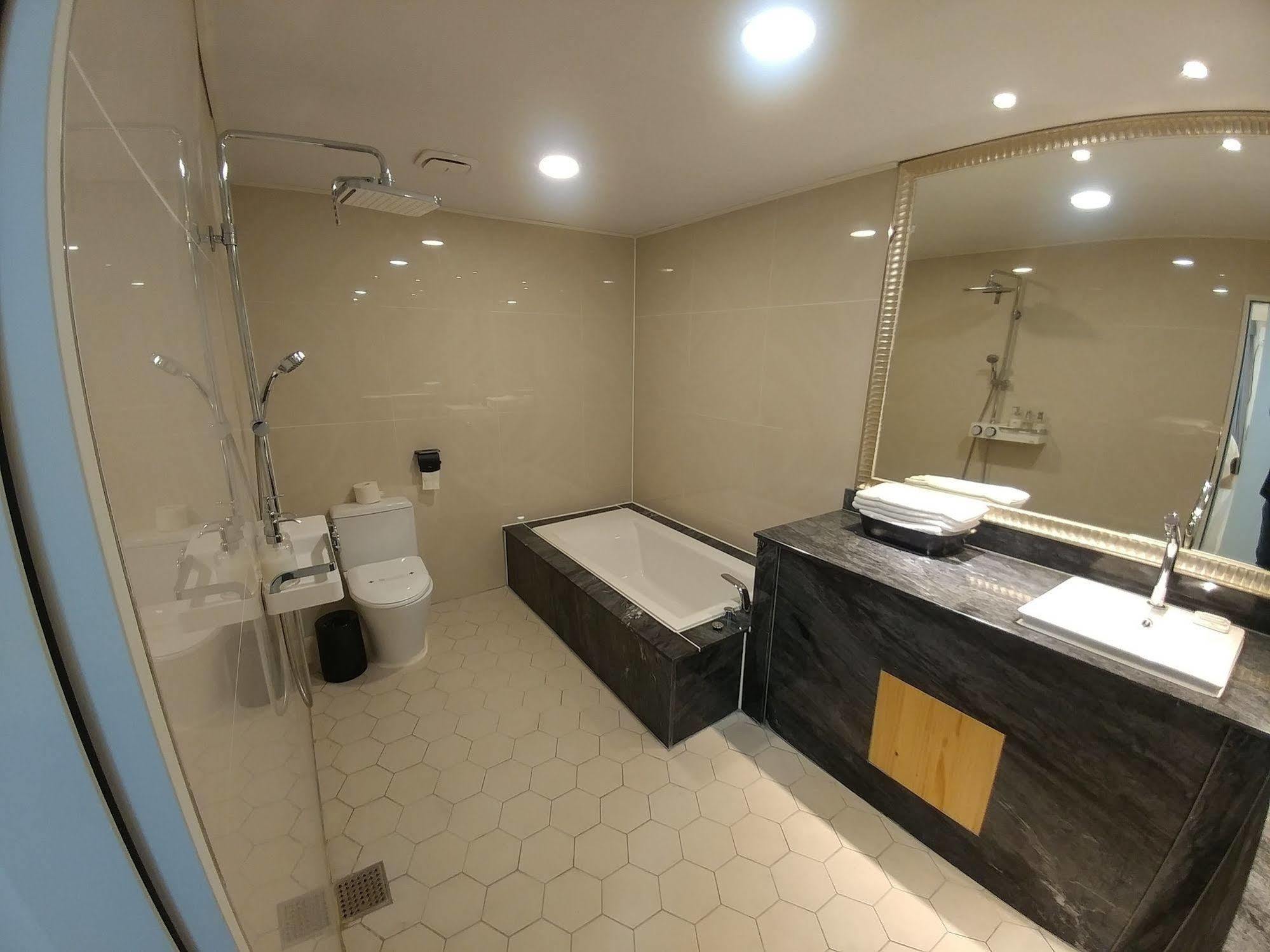 סוואן I.Y Hotel מראה חיצוני תמונה