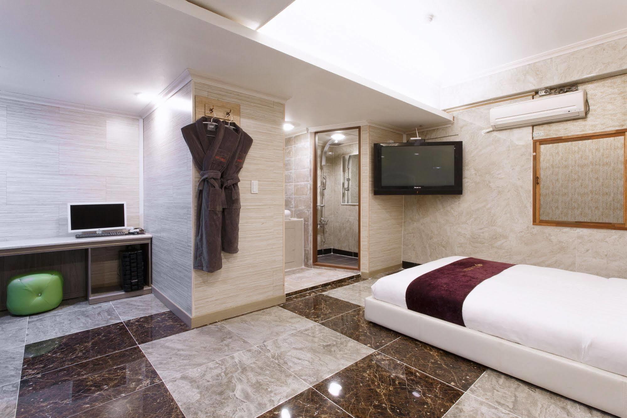 סוואן I.Y Hotel מראה חיצוני תמונה