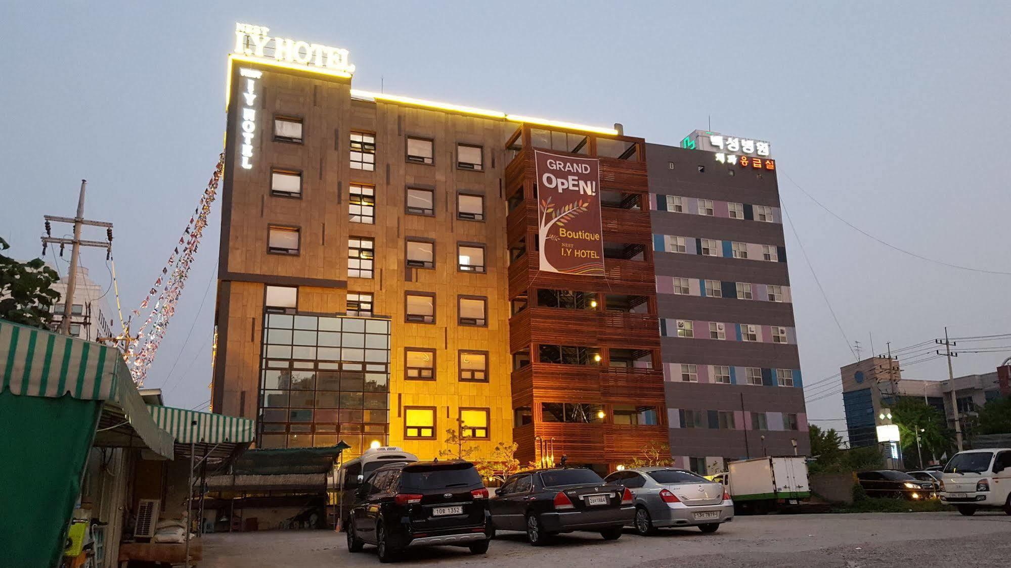 סוואן I.Y Hotel מראה חיצוני תמונה