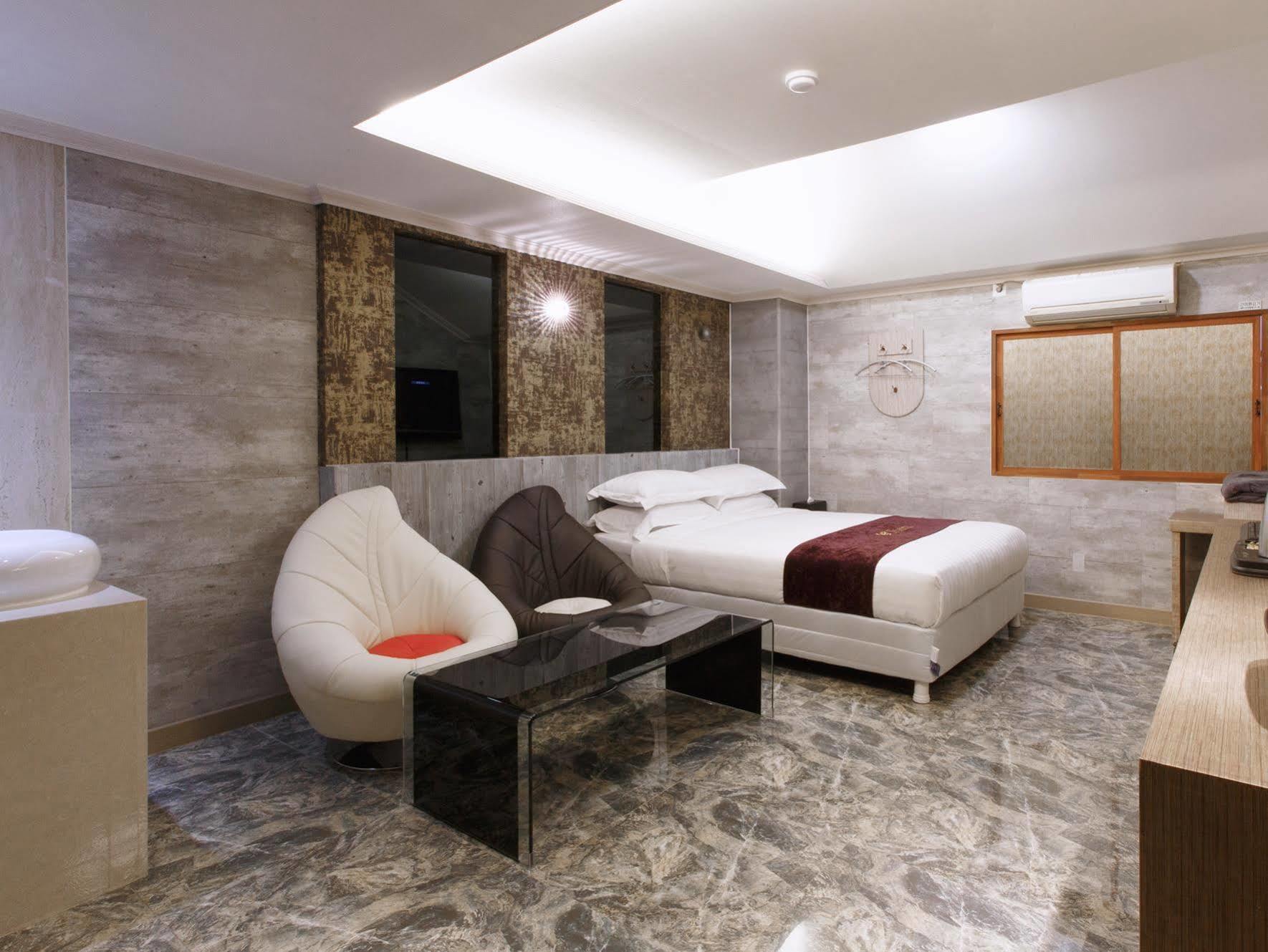 סוואן I.Y Hotel מראה חיצוני תמונה