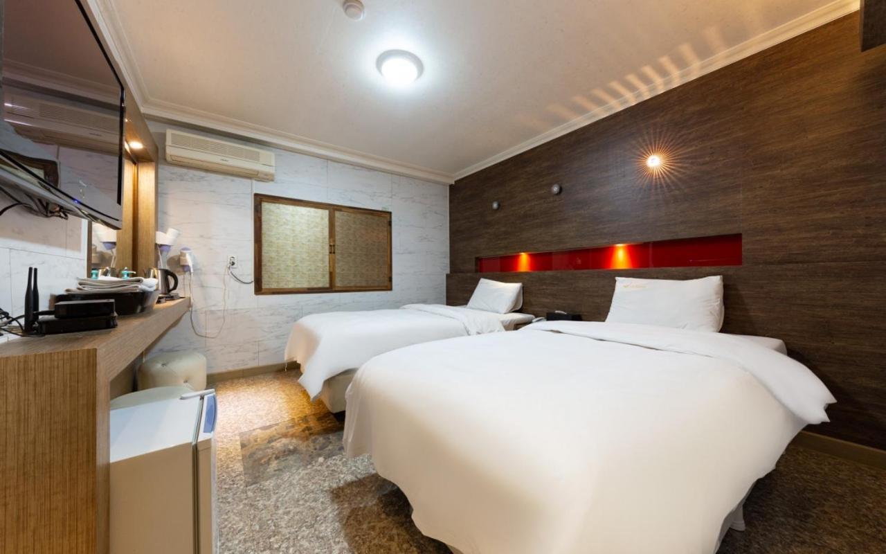 סוואן I.Y Hotel מראה חיצוני תמונה